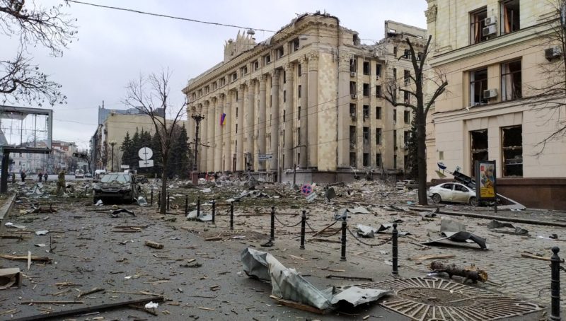 Ataques russos &agrave; Kharkiv, segunda maior cidade da Ucr&acirc;nia – Foto: Sergey Bobok/ AFP-ND