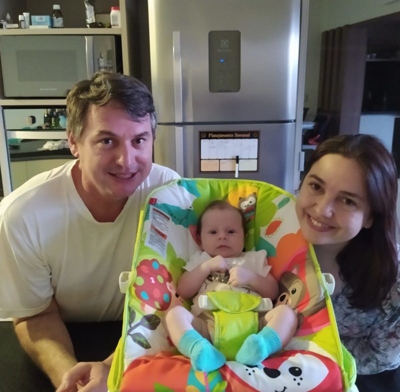 Fam&iacute;lia de volta ao lar, em Guaratuba, no Litoral do Paran&aacute;. – Foto: Arquivo pessoal/Divulga&ccedil;&atilde;o