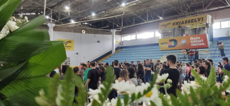 Soldados recebem homenagens nesta quinta-feira (17) – Foto: Stev&atilde;o Limana/NDTV