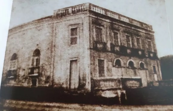 Teatro Álvaro de Carvalho: conheça os causos de uma bela casa mal assombrada em Florianópolis