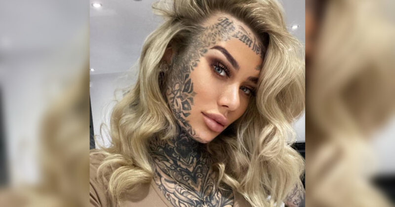 Coberta por tatuagens, m&atilde;e afirma ainda n&atilde;o conseguir lidar com corpo no p&oacute;s-parto – Foto: Reprodu&ccedil;&atilde;o/Internet/ND