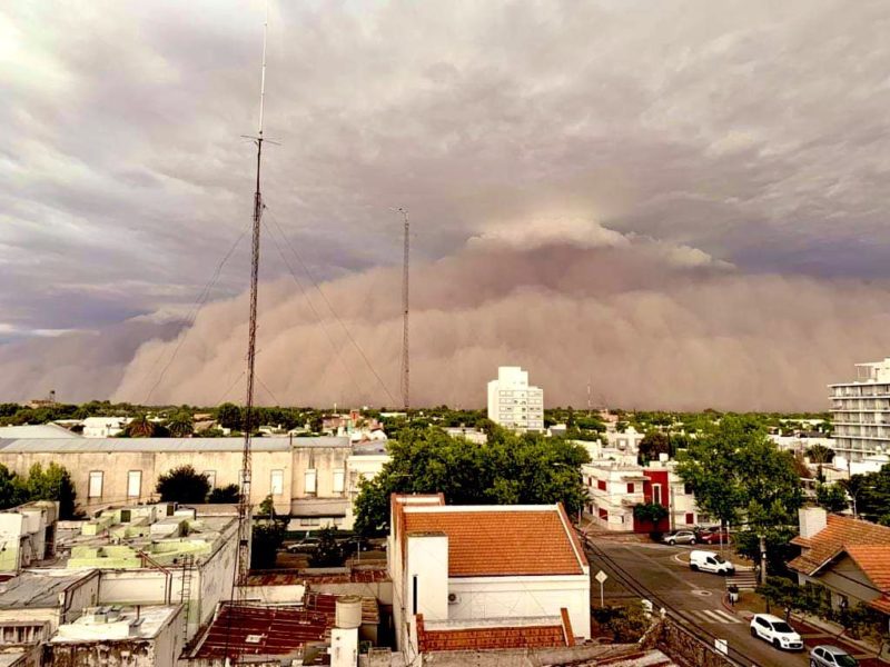 Tormenta de arena pasa por Argentina y Paraguay - Foto: MetSul / Reproducción / ND