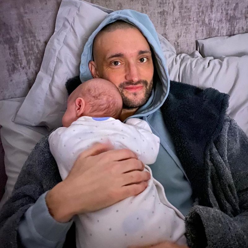 Tom Parker nasceu em 1988 e morreu nesta quarta-feira (30) – Foto: Redes sociais/Reprodu&ccedil;&atilde;o/ND