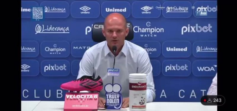 William Thomas, pediu para sair do Ava&iacute; em abril de 2022. Nesta segunda foi demitido do Internacional de Porto Alegre.&nbsp; – Foto: ND/Ian Sell