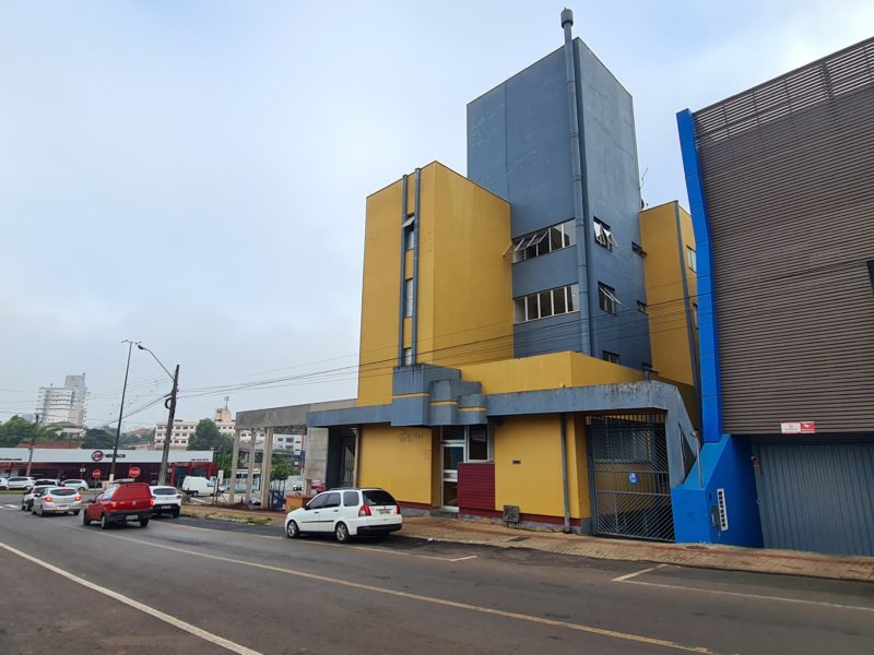 Crian&ccedil;a de cinco anos caiu do 4&ordm; andar de um pr&eacute;dio no centro da cidade; a menina estava sozinha no apartamento – Foto: Arquivo/ND