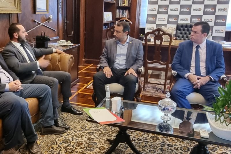 Fernando Comin, do MP, Carlos Mois&eacute;s e Adirc&eacute;lio Ferreira, do TCE – Foto: Peterson Paul/Divulga&ccedil;&atilde;o/ND