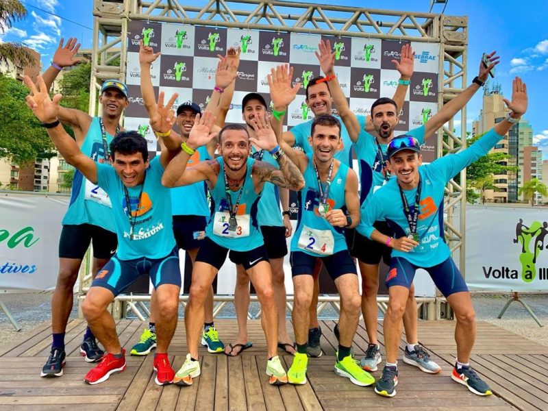 Equipe vencedora do revezamento &eacute; de Tubar&atilde;o – Foto: Eco Floripa/Volta &agrave; Ilha/Reprodu&ccedil;&atilde;o/ND