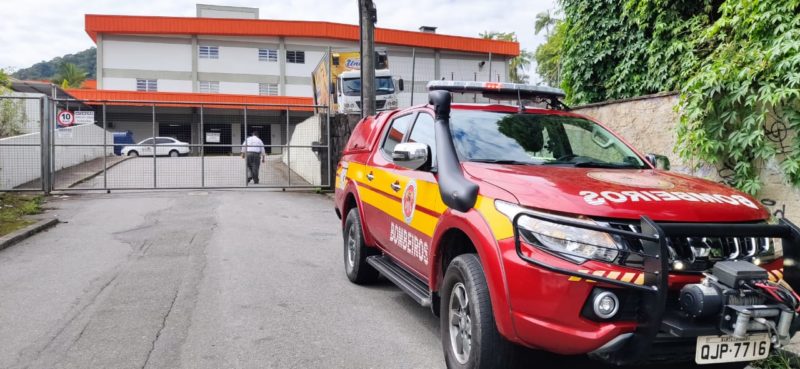 Homem morreu na manh&atilde; desta ter&ccedil;a-feira (5) em Blumenau ap&oacute;s ter a cabe&ccedil;a prensada por elevador em Blumenau – Foto: St&ecirc;v&atilde;o Limana/NDTV