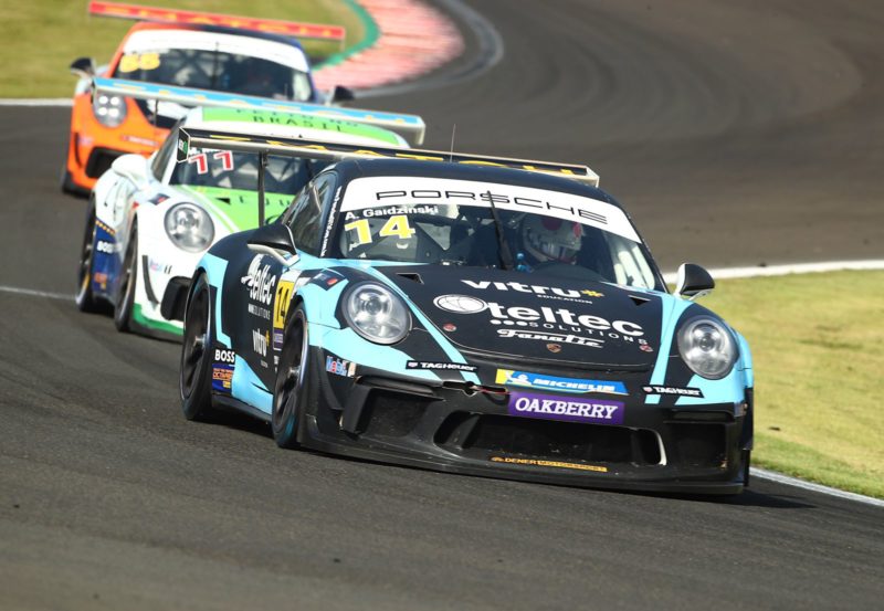 Carros de corrida da Porsche Cup Brasil 