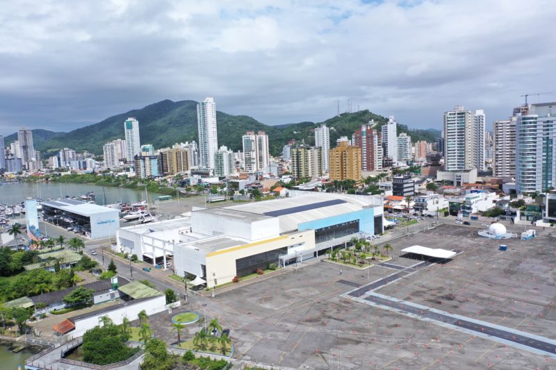 Estacionamento do Centreventos ficar&aacute; dispon&iacute;vel enquanto Itaja&iacute; n&atilde;o licita estacionamento rotativo – Foto: Marcos Porto/Divulga&ccedil;&atilde;o/ND