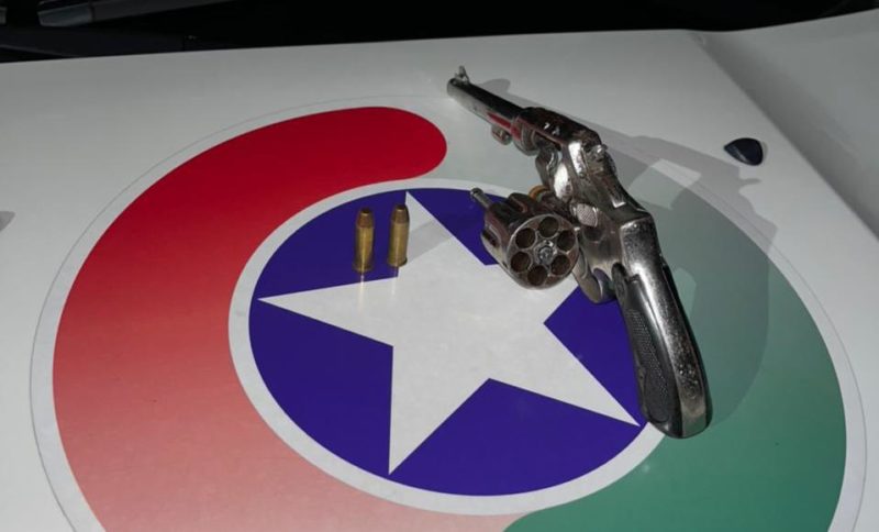 Assaltante portava um rev&oacute;lver calibre 38 – Foto: PMSC/Divulga&ccedil;&atilde;o/ND