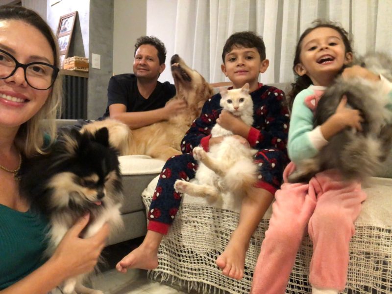 Amarelo com sua fam&iacute;lia: Mayara, Eder, Emanuel, Cec&iacute;lia, Sofi, Rav&iacute; e Crystal. – Foto: Arquivo Pessoal/Divulga&ccedil;&atilde;o/ND