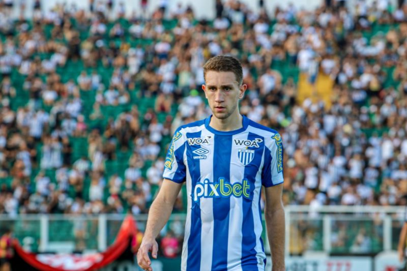 Arthur Chaves em partida pelo Ava&iacute; no Campeonato Catarinense – Foto: Frederico Tadeu / Ava&iacute; FC