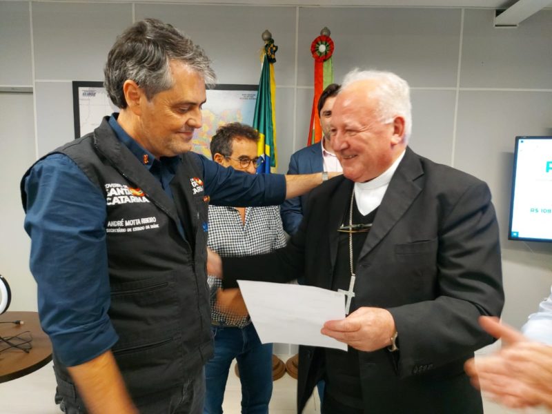 Conv&ecirc;nio do Hospital Azambuja com o governo do Estado foi assinado na &uacute;ltima quinta-feira (31) – Foto: Comunicar Assessoria/Divulga&ccedil;&atilde;o