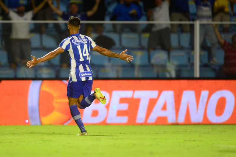 Avaí teve estreia com vitória