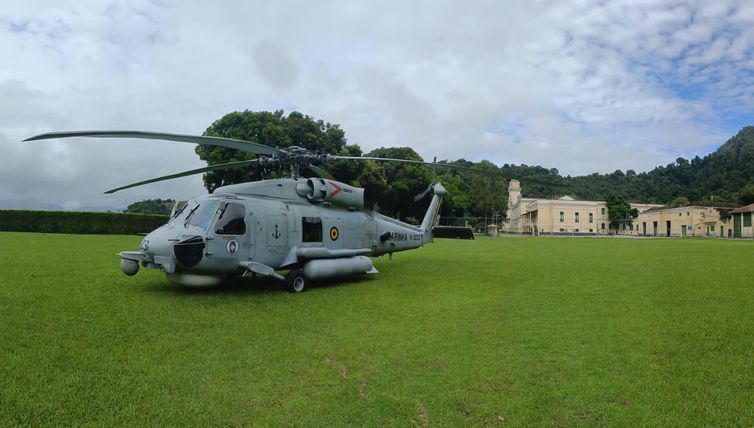 A Marinha do Brasil est&aacute; apoiando a Secretaria Nacional de Prote&ccedil;&atilde;o e Defesa Civil com uma aeronave SH-16. – Foto: Marinha do Brasil/ND