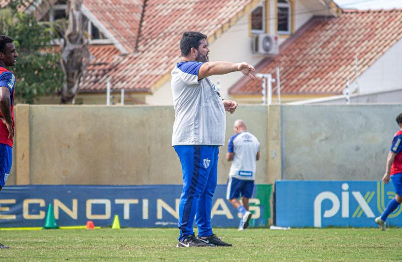 Barroca comanda treino do Ava&iacute; – Foto: Laysa Silva/Ava&iacute; F.C