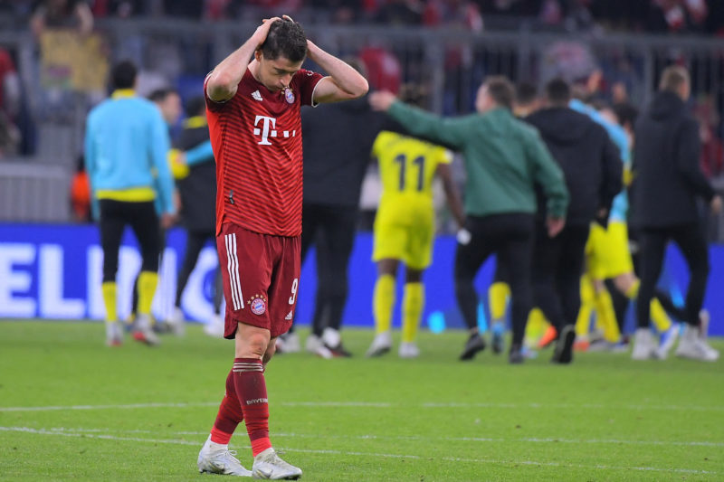 Centroavante já comunicou ao clube alemão que não quer seguir atuando no futebol local &#8211; Foto: Jose Jordan / AFP