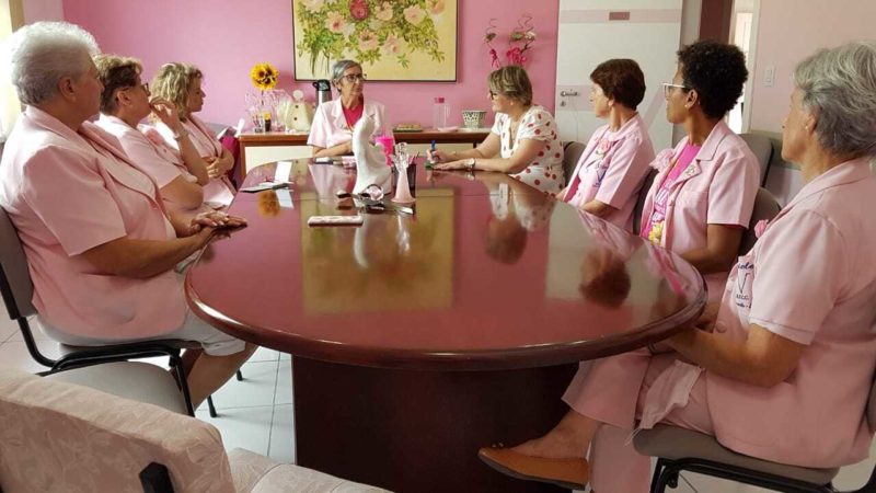 Luciane Carminatti em visita &agrave; Rede Feminina de Joinville – Foto: Rede Feminina de Joinville