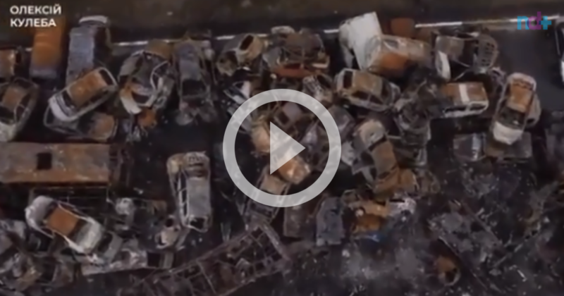 Cemit&eacute;rio de carros vira s&iacute;mbolo de viol&ecirc;ncia na guerra – Foto: Divulga&ccedil;&atilde;o/ND