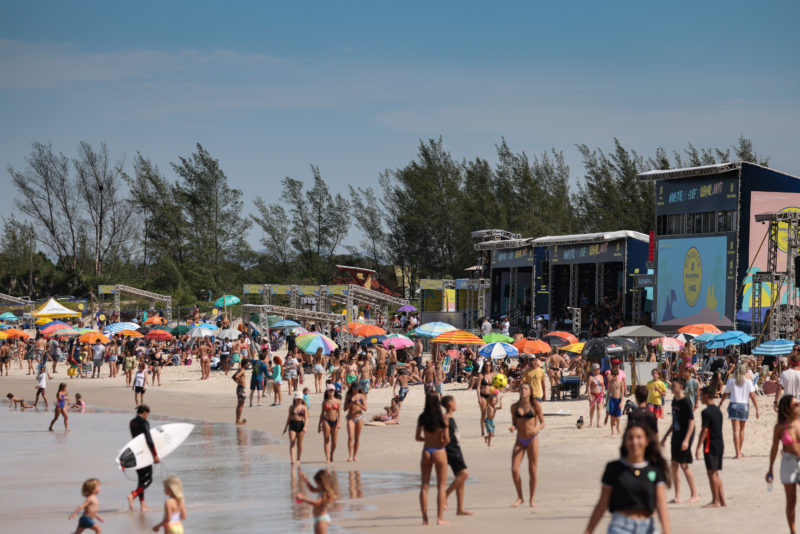 Ferrugem, Garopaba: bom p&uacute;blico e boas ondas na abertura do Circuito Banco do Brasil de Surf – Foto: smorigo/ND