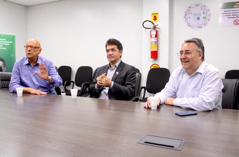 Com Esperidi&atilde;o Amin e Raimundo Colombo, Cl&eacute;sio Salvaro tratou de alian&ccedil;as para 2022. – Foto: Jhulian Pereira