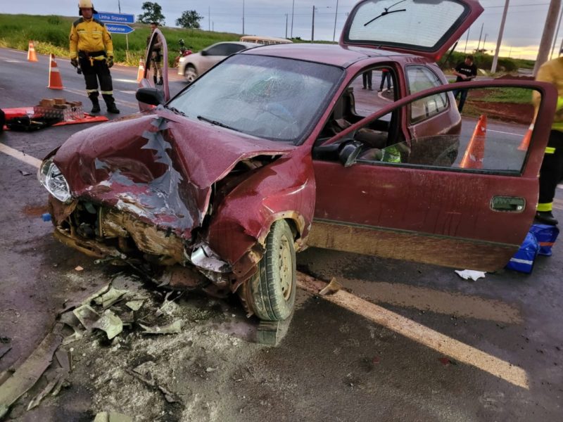 Ve&iacute;culos ficaram destru&iacute;dos – Foto: Corpo de Bombeiros/ND