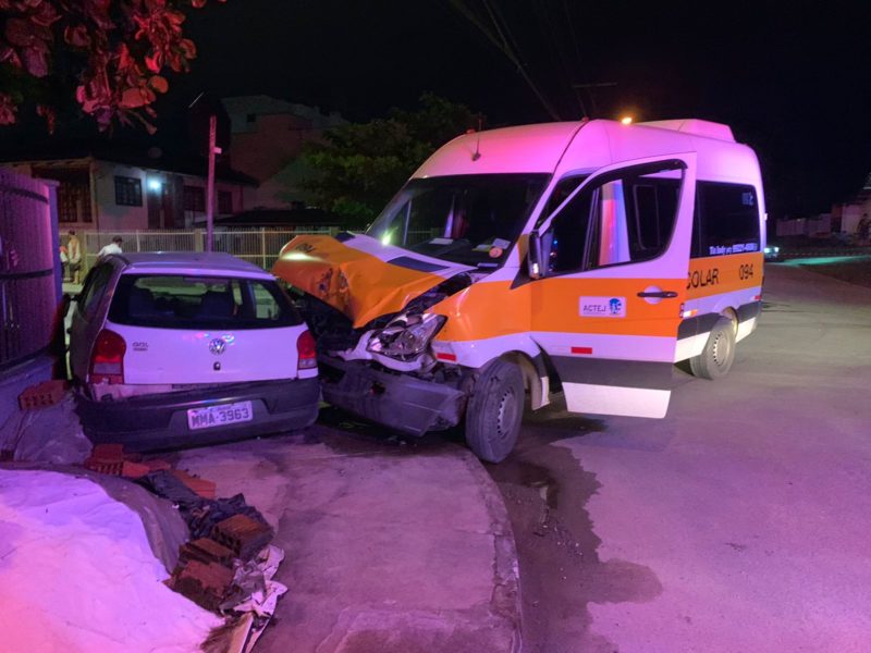 imagem dos carros envolvidos no acidente