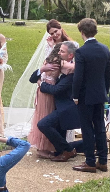 Noiva &eacute; presa por colocar maconha secretamente na comida do casamento – Foto: Reprodu&ccedil;&atilde;o/ Daily Mail