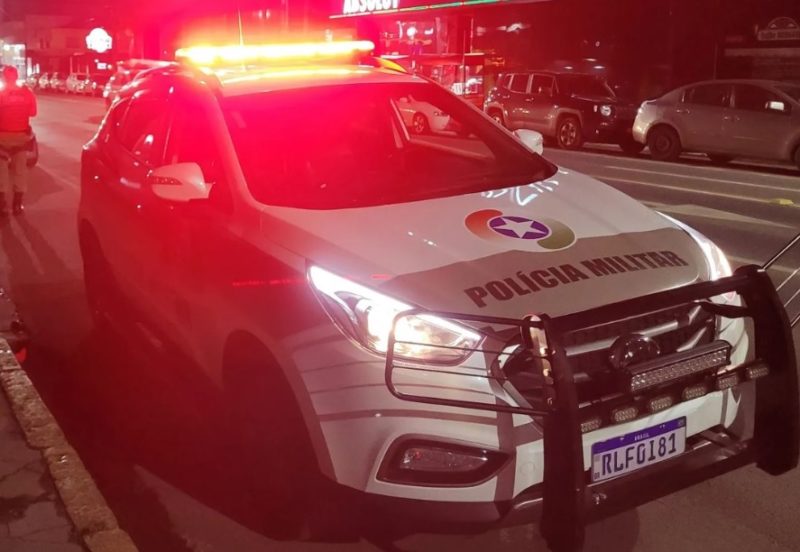 Os idosos foram amarrados e trancados no banheiro dentro da resid&ecirc;ncia – Foto: Divulga&ccedil;&atilde;o/PMSC/ND