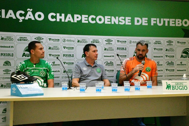 Chapecoense tem mais de 40 jogadores no elenco