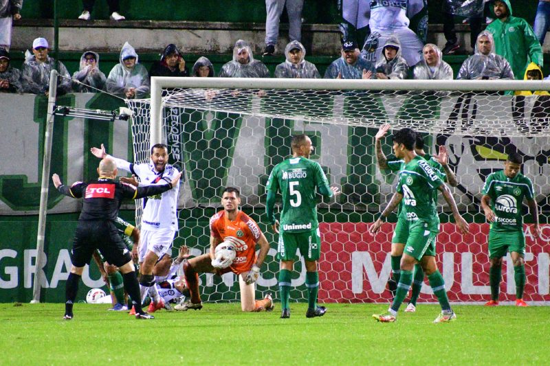 Chapecoense e Vasco integram o time de campe&otilde;es internacionais&nbsp; – Foto: Julia Galv&atilde;o/Chapecoense/ND