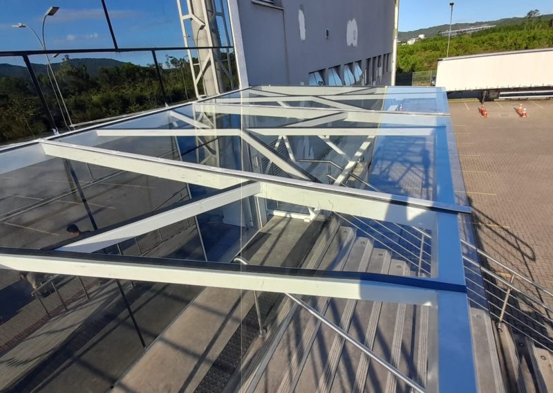 Sede da Fiesc ganha cobertura de vidro em tempo recorde &#8211; Foto: Divulgação Four New Glass