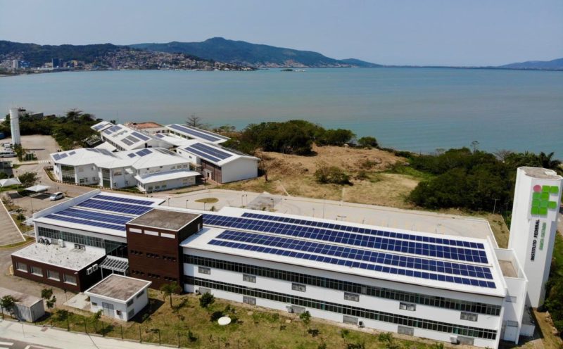 Evento acontece no IFSC Florian&oacute;polis-Continente, onde ser&aacute; inaugurada a terceira maior usina solar do Estado em um &uacute;nico endere&ccedil;o – Foto: Divulga&ccedil;&atilde;o/Mobisul