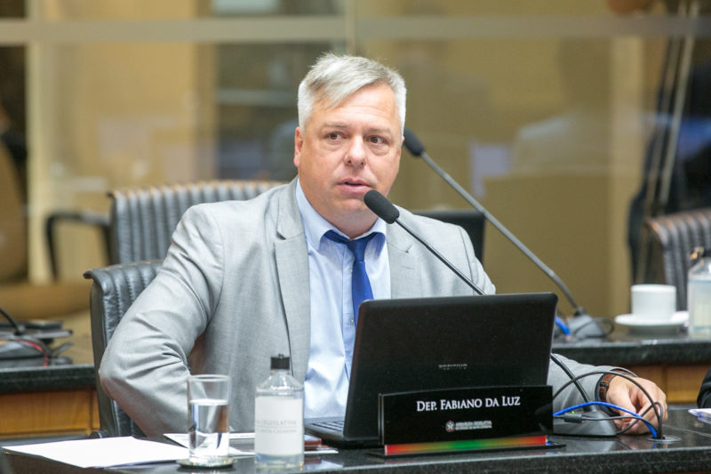 Deputado Fabiano da Luz (PT) defendeu os vetos do Executivo – Foto: Rodolfo Esp&iacute;nola / Ag&ecirc;ncia AL/ND