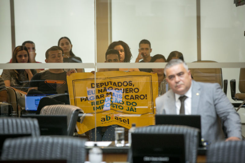 Setor de bares e restaurantes comemorou decis&atilde;o da Justi&ccedil;a – Foto: Rodolfo Esp&iacute;nola/Ag&ecirc;ncia AL/ND