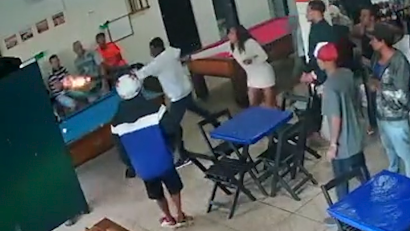 Homem foi baleado com um tiro de escopeta no rosto