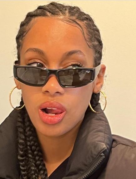 Óculos de sol com vibe futurista são tendência do momento