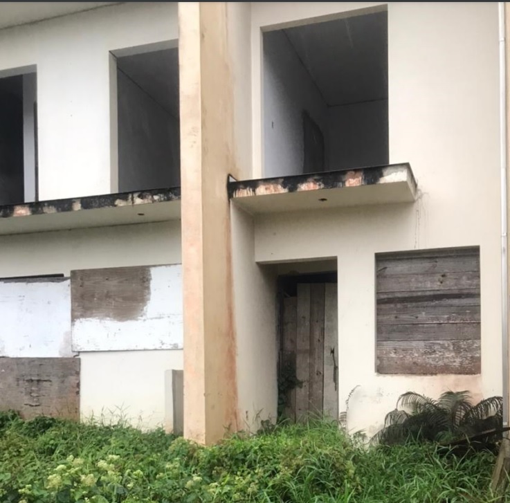 Geminado com obras incompletas