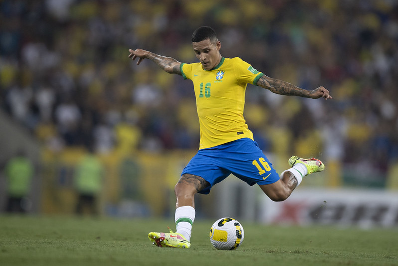 Guilherme Arana aproveitou a chance na Seleção Brasileira &#8211; Foto: Lucas Figueiredo/CBF/ND