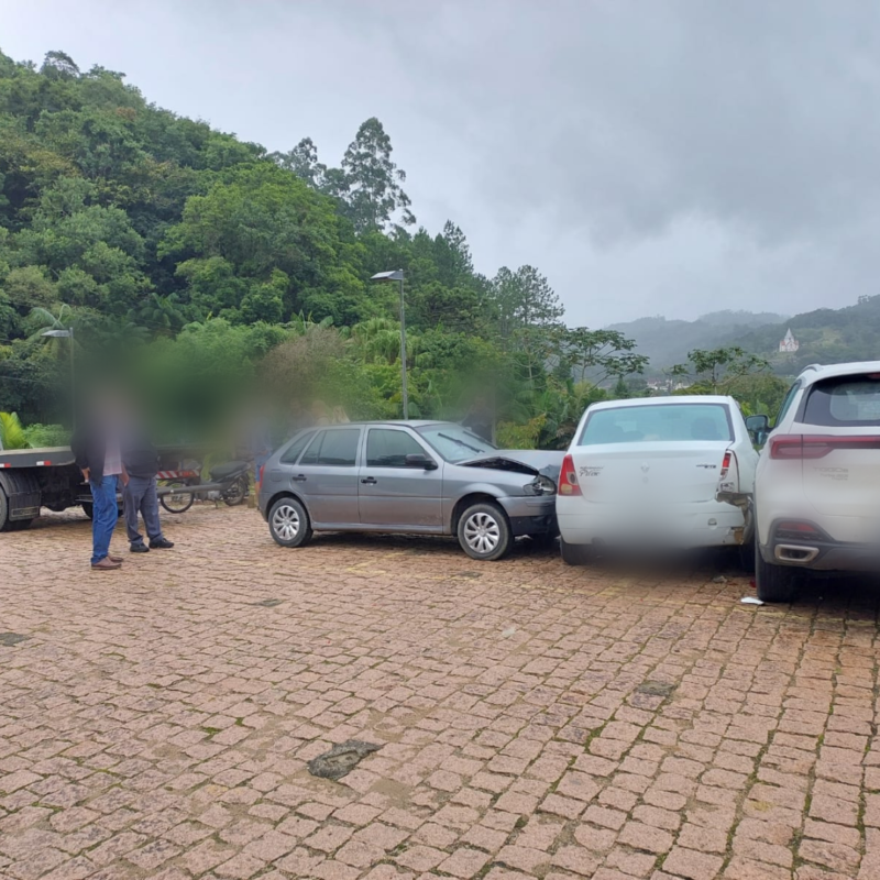 A confusão ocorreu em frente ao fórum de Ibirama &#8211; Foto: Divulgação/PM/ND