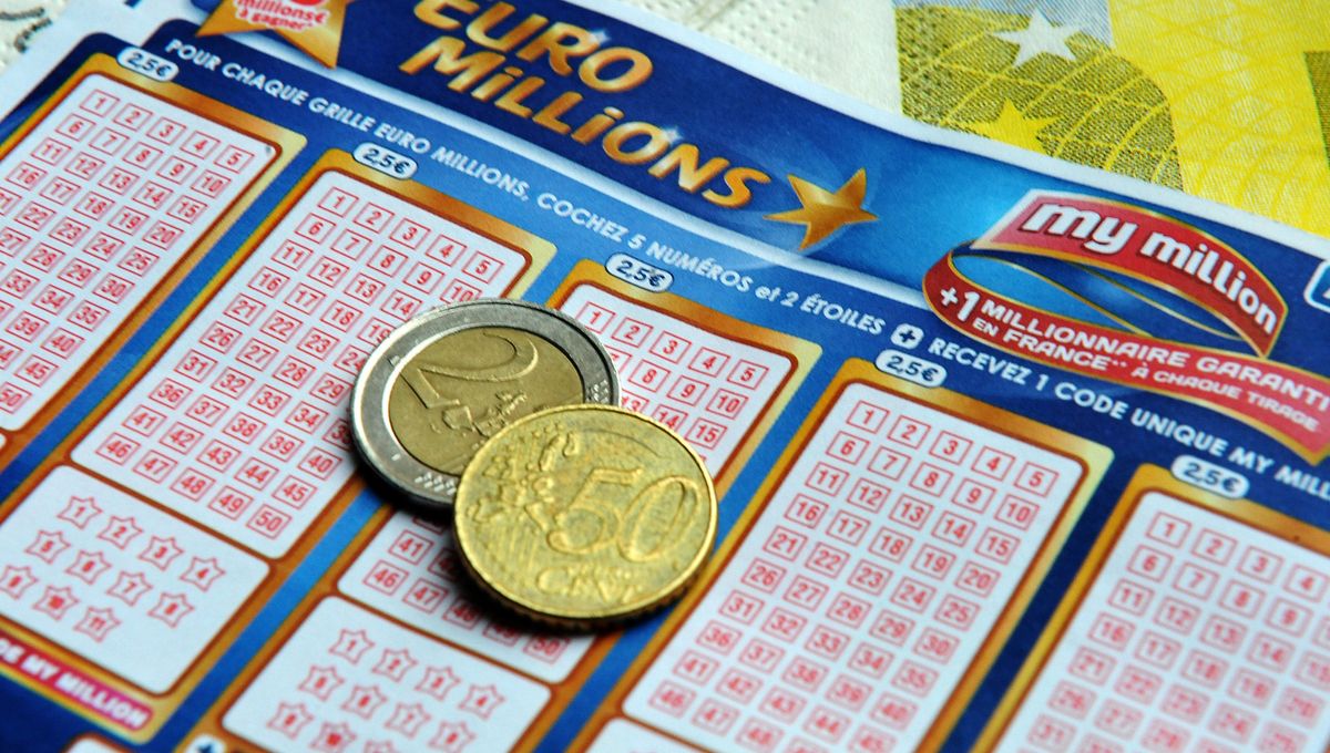 Sem-teto italiano ganha na loteria, mas quase é impedido de retirar bolada