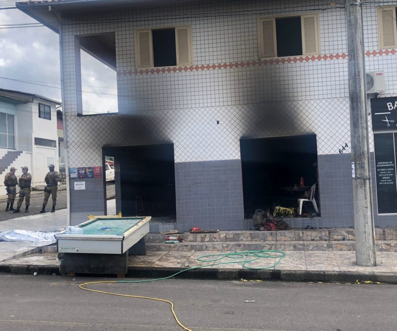 Inc&ecirc;ndio foi registrado por volta das 11h – Foto: Juno C&eacute;sar/NDTV