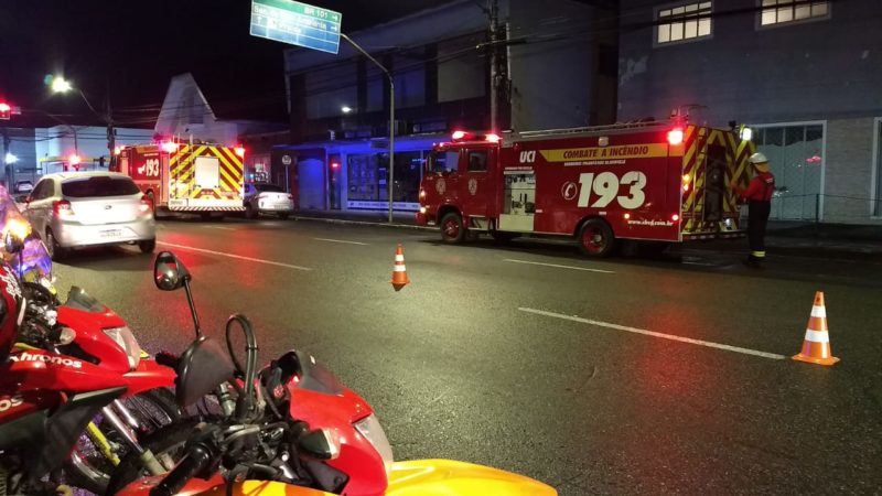 V&aacute;rias viaturas foram empenhadas na ocorr&ecirc;ncia – Foto: F&aacute;bio Sendeski/NDTV