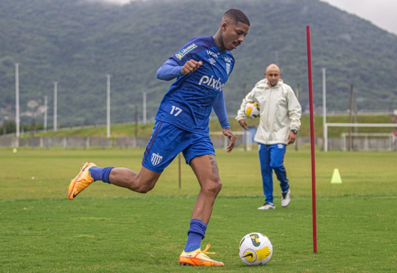 Novo reforço do Avaí, Jean Pyerre já treina com o grupo