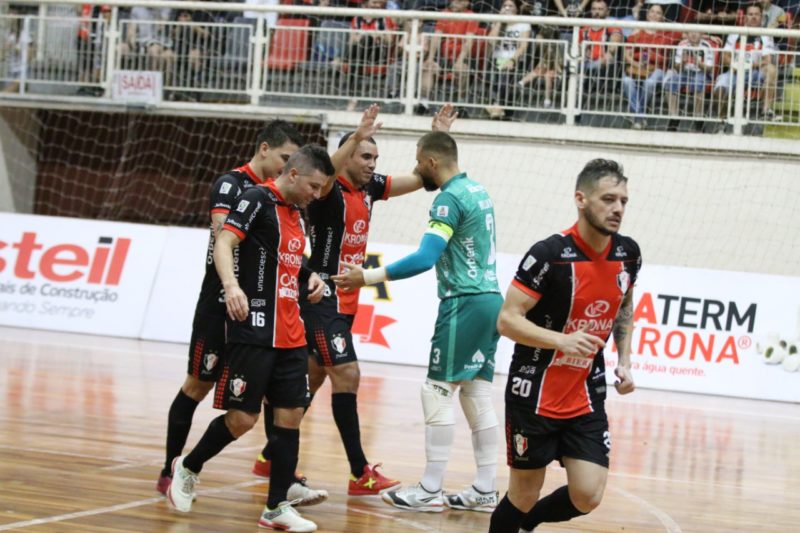 JEC Futsal goleou o Tubar&atilde;o jogando no Centreventos Cau Hansen – Foto: Juliano Schmidt/JEC Futsal/Divulga&ccedil;&atilde;o/ND