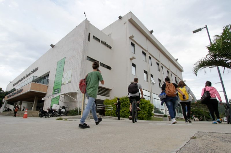 UFSC em seus primeiros dias de volta &agrave;s aulas de maneira presencial &mdash; Foto: L&eacute;o Munhoz/ND