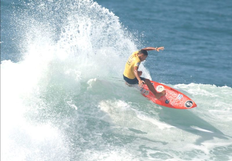 Luan Ferreyra do Cear&aacute; mostrou muito surf para vencer a Sub-16 – foto: Basilio RuyPP07