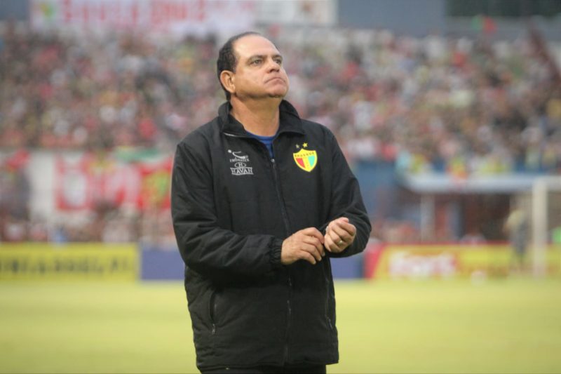 Waguinho Dias segue no comando do Brusque – Foto: Lucas Gabriel/Brusque FC/ND