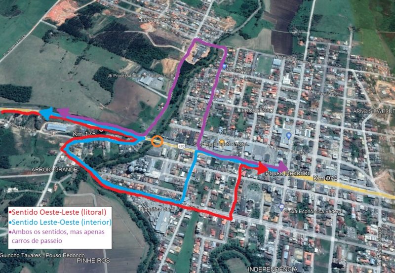 Vermelho: novo tra&ccedil;ado para quem segue sentido litoral. Azul; novo tra&ccedil;ado para quem segue sentido interior; Rosa: ponte sobre o rio das Pombas